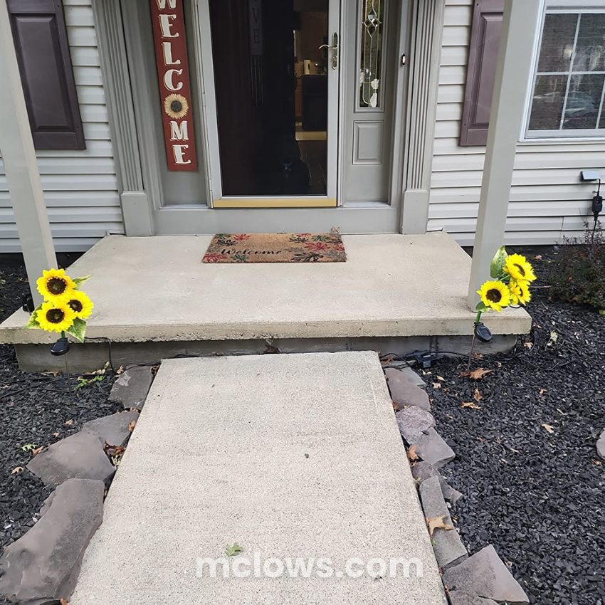Glowing Sunflower Solar Garden Lights