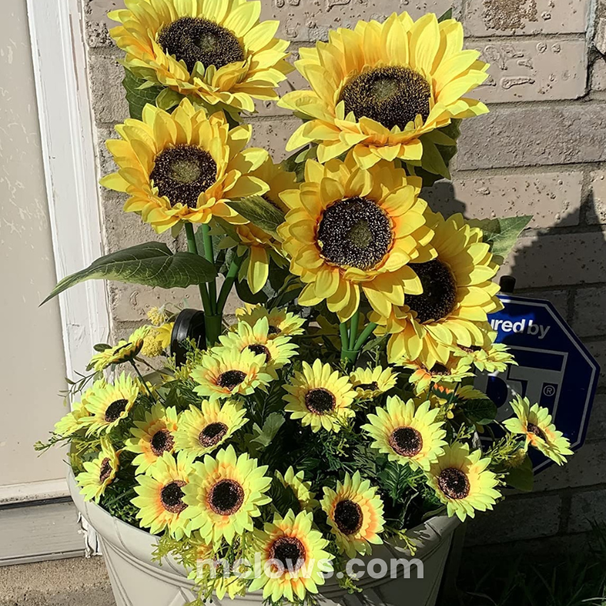 Glowing Sunflower Solar Garden Lights